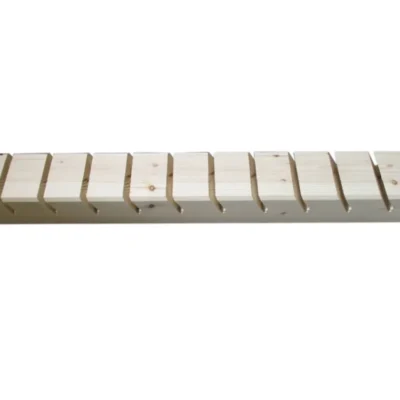 HOLZBALKEN DISPLAY FÜR SCHNEESCHIEBER